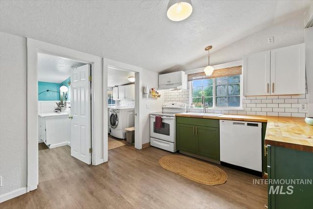 512 15th Ave N, Nampa, ID 83687