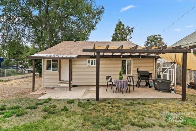 512 15th Ave N, Nampa, ID 83687