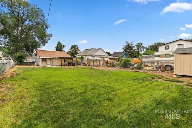 512 15th Ave N, Nampa, ID 83687