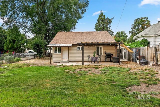 512 15th Ave N, Nampa, ID 83687