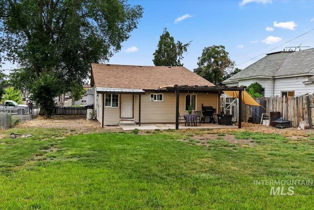 512 15th Ave N, Nampa, ID 83687