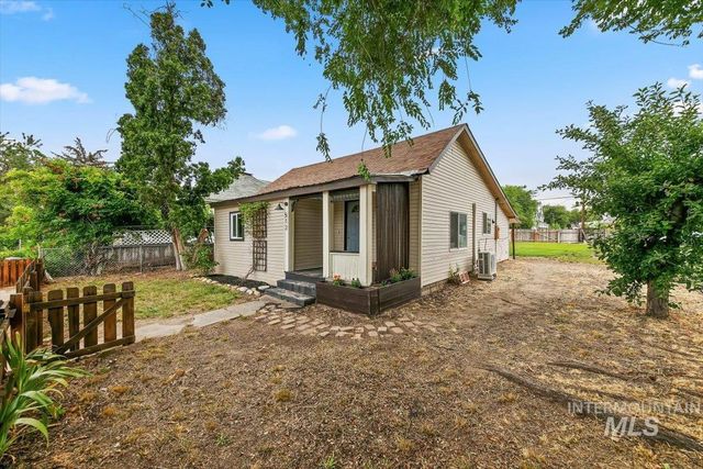 512 15th Ave N, Nampa, ID 83687