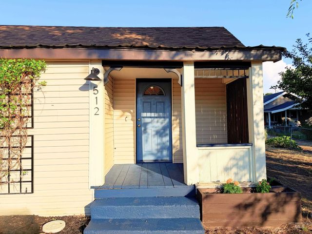 512 15th Ave N, Nampa, ID 83687