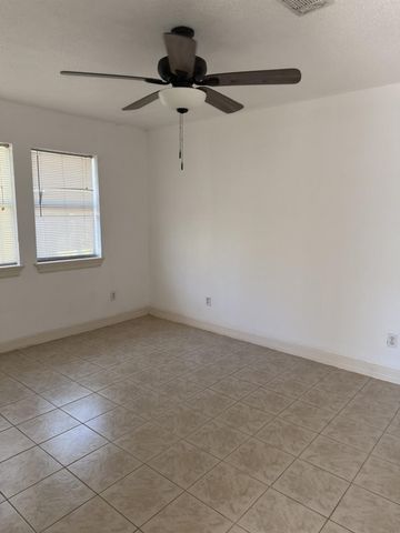 1761 El Mar Lane, Seabrook, TX 77586