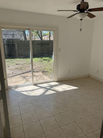 1761 El Mar Lane, Seabrook, TX 77586