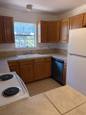 1761 El Mar Lane, Seabrook, TX 77586