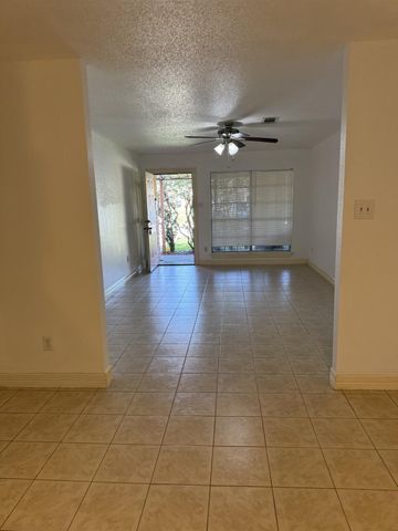 1761 El Mar Lane, Seabrook, TX 77586