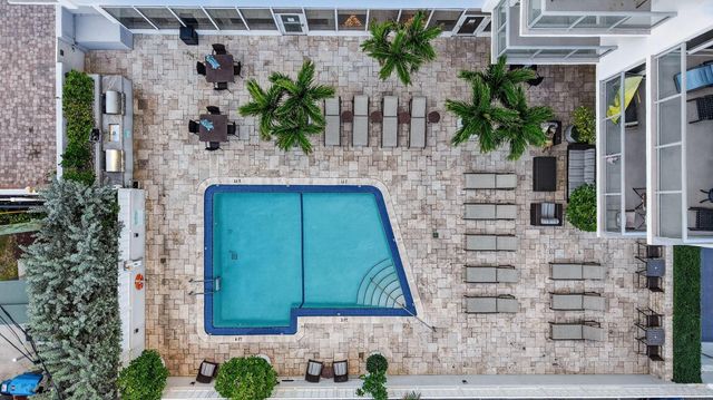 209 N Fort Lauderdale Beach Boulevard 2D, Fort Lauderdale, FL 33304