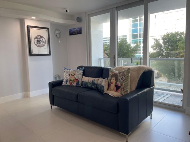 209 N Fort Lauderdale Beach Boulevard 2D, Fort Lauderdale, FL 33304