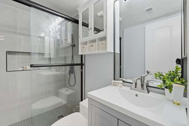 9416 Carlton Oaks Drive B, Santee, CA 92071