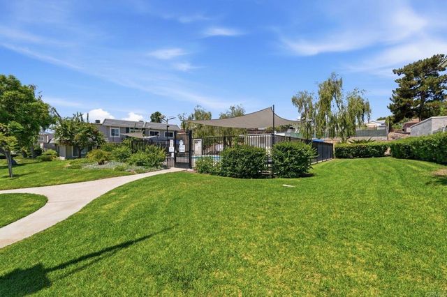 9416 Carlton Oaks Drive B, Santee, CA 92071