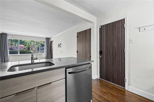 2240 Cheshire Bridge Road NE 207, Atlanta, GA 30324
