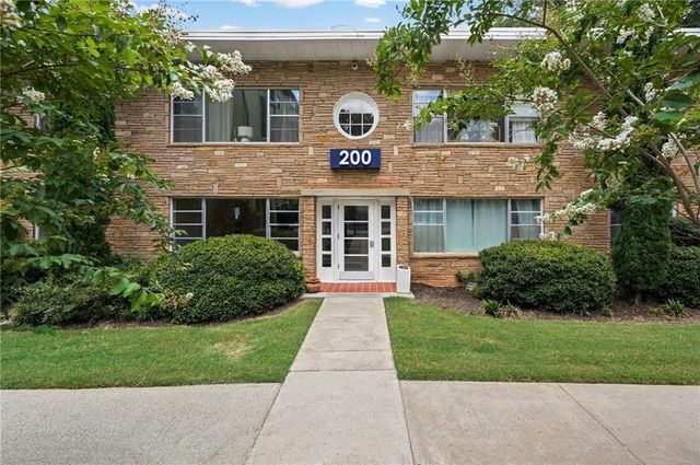2240 Cheshire Bridge Road NE 207, Atlanta, GA 30324
