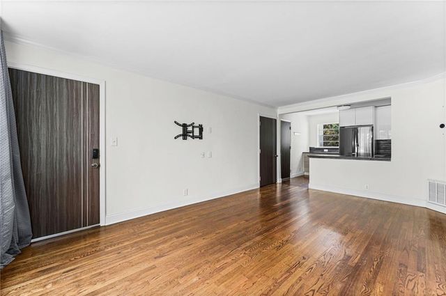 2240 Cheshire Bridge Road NE 207, Atlanta, GA 30324