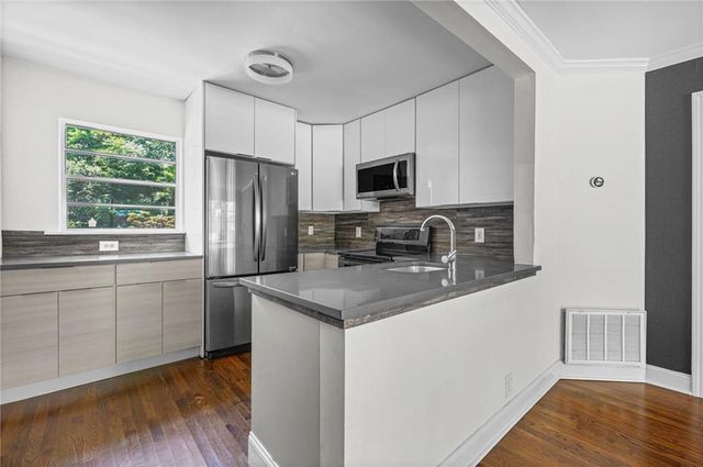 2240 Cheshire Bridge Road NE 207, Atlanta, GA 30324