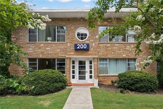 2240 Cheshire Bridge Road NE 207, Atlanta, GA 30324