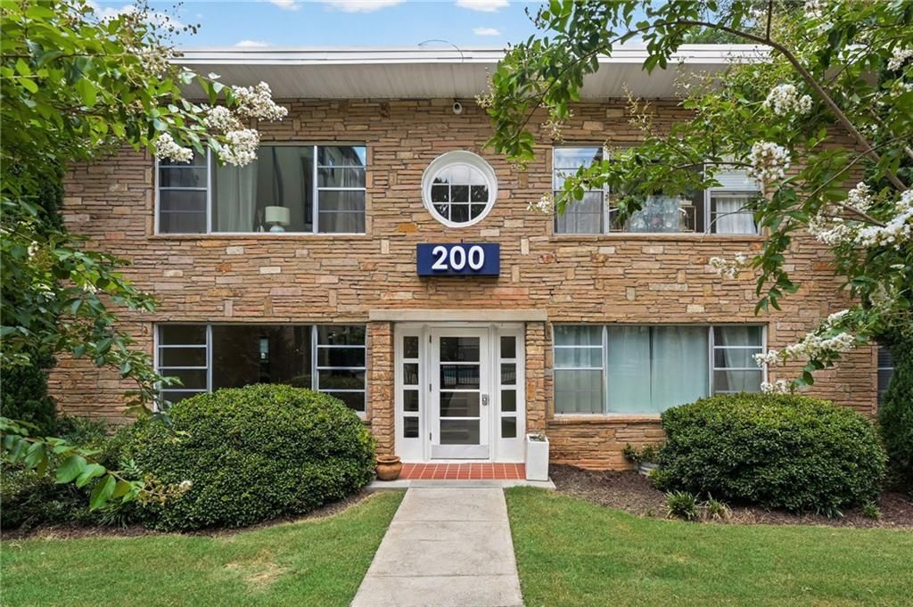 2240 Cheshire Bridge Road NE 207, Atlanta, GA 30324
