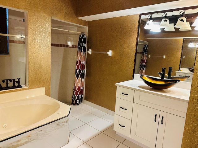 13638 88th Place N, West Palm Beach, FL 33412