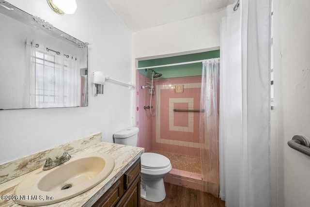 8307 GULLEGE Drive, Jacksonville, FL 32219