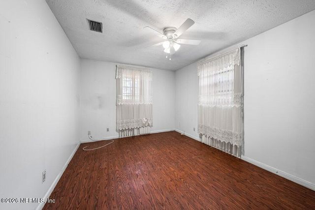 8307 GULLEGE Drive, Jacksonville, FL 32219