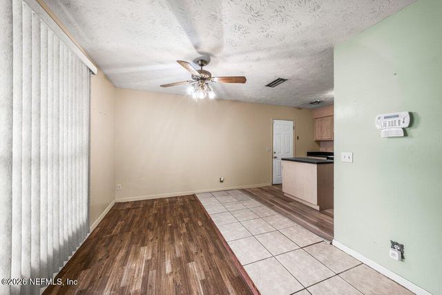 8307 GULLEGE Drive, Jacksonville, FL 32219