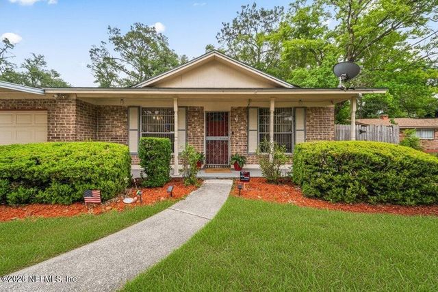 8307 GULLEGE Drive, Jacksonville, FL 32219