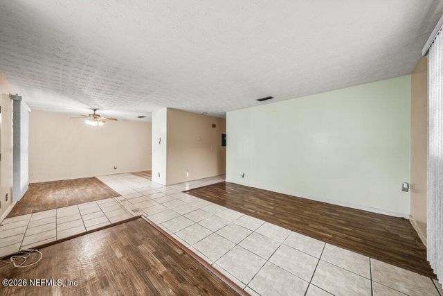 8307 GULLEGE Drive, Jacksonville, FL 32219
