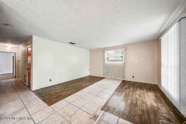 8307 GULLEGE Drive, Jacksonville, FL 32219