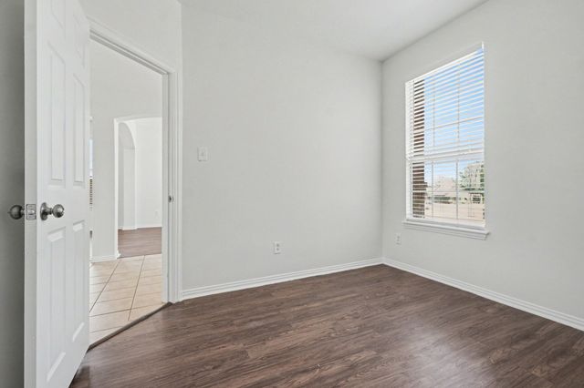 4549 Woodbluff Drive, Mesquite, TX 75150