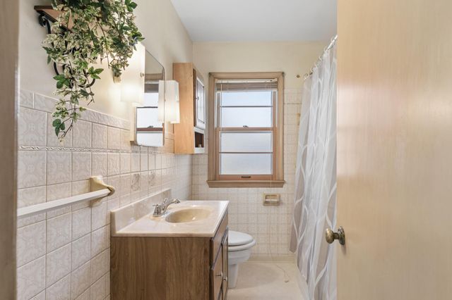 5712 39th Avenue S, Minneapolis, MN 55417