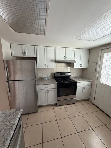 523 MEADOW GREEN Lane, Round Lake Beach, IL 60073