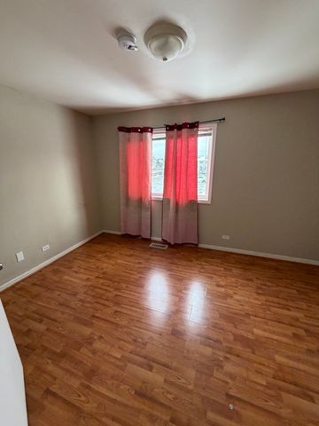 523 MEADOW GREEN Lane, Round Lake Beach, IL 60073