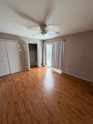 523 MEADOW GREEN Lane, Round Lake Beach, IL 60073