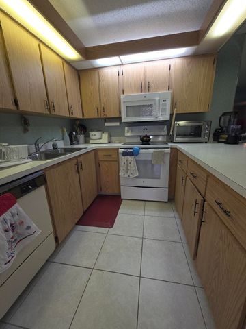 1170 6th Avenue 3a, Vero Beach, FL 32960