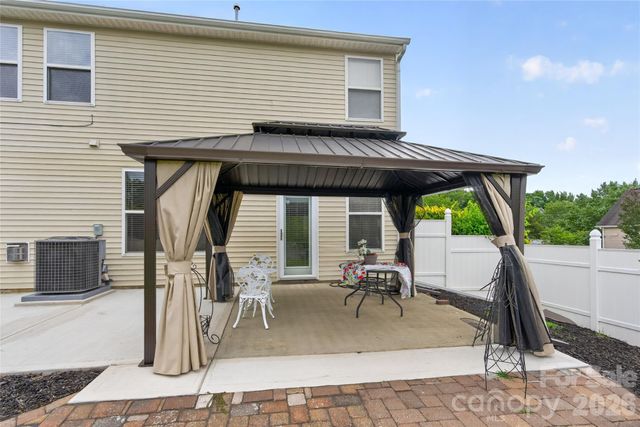 8939 Firestreak Drive, Charlotte, NC 28216