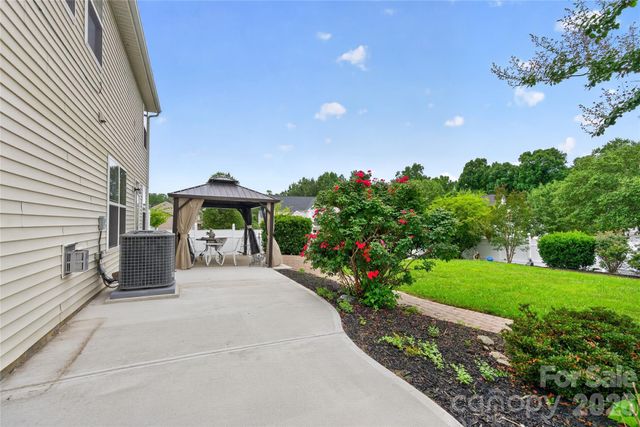 8939 Firestreak Drive, Charlotte, NC 28216