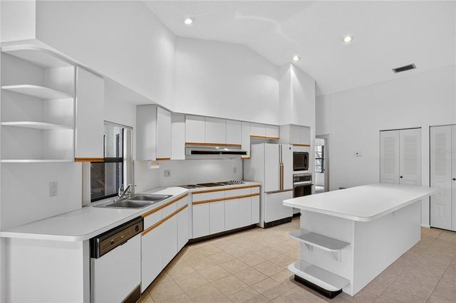 7372 SPARKLING LAKE ROAD, Orlando, FL 32819