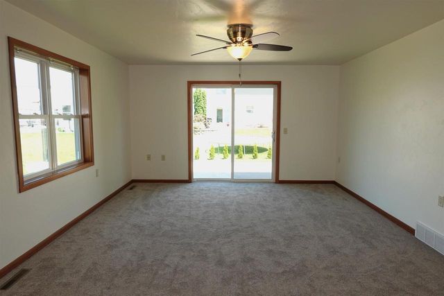 429 GREENBRIAR AVENUE, Fond Du Lac, WI 54935
