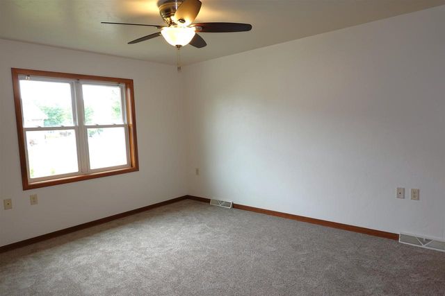 429 GREENBRIAR AVENUE, Fond Du Lac, WI 54935