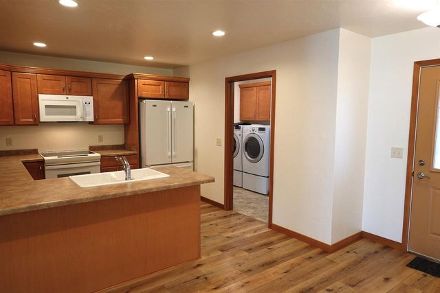 429 GREENBRIAR AVENUE, Fond Du Lac, WI 54935