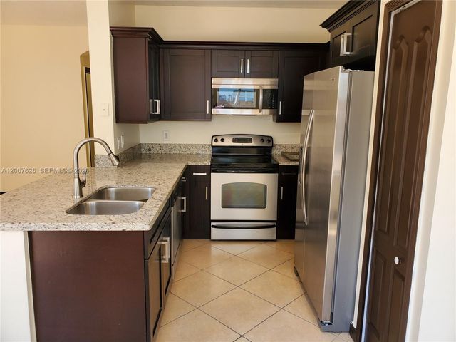 13952 SW 153rd Ter, Miami, FL 33177