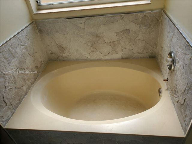 13952 SW 153rd Ter, Miami, FL 33177