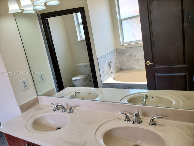 13952 SW 153rd Ter, Miami, FL 33177