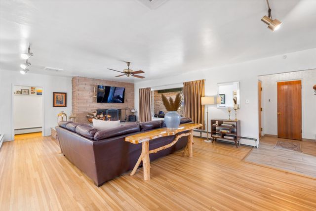 810 Solar Road NW, Albuquerque, NM 87107