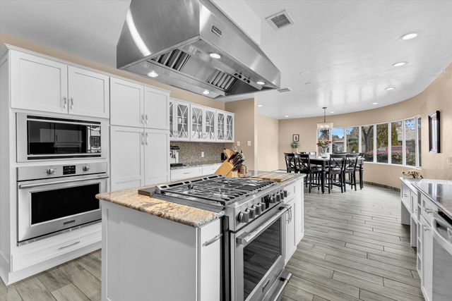 810 Solar Road NW, Albuquerque, NM 87107