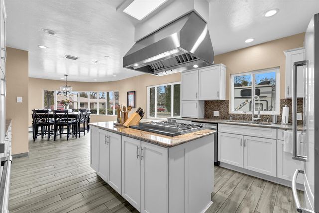 810 Solar Road NW, Albuquerque, NM 87107