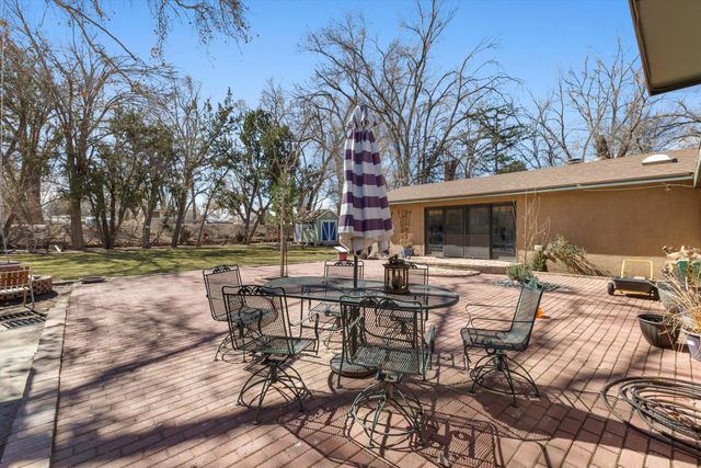 810 Solar Road NW, Albuquerque, NM 87107