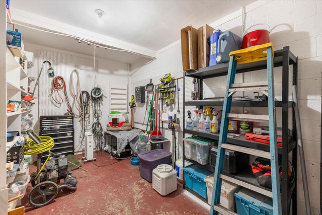 810 Solar Road NW, Albuquerque, NM 87107