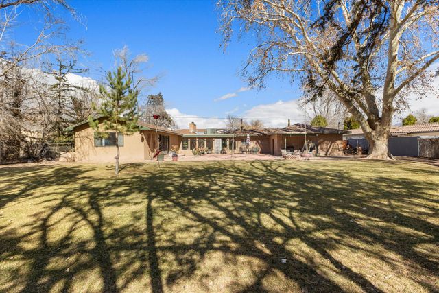 810 Solar Road NW, Albuquerque, NM 87107