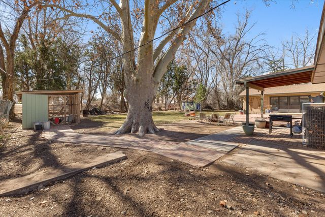 810 Solar Road NW, Albuquerque, NM 87107